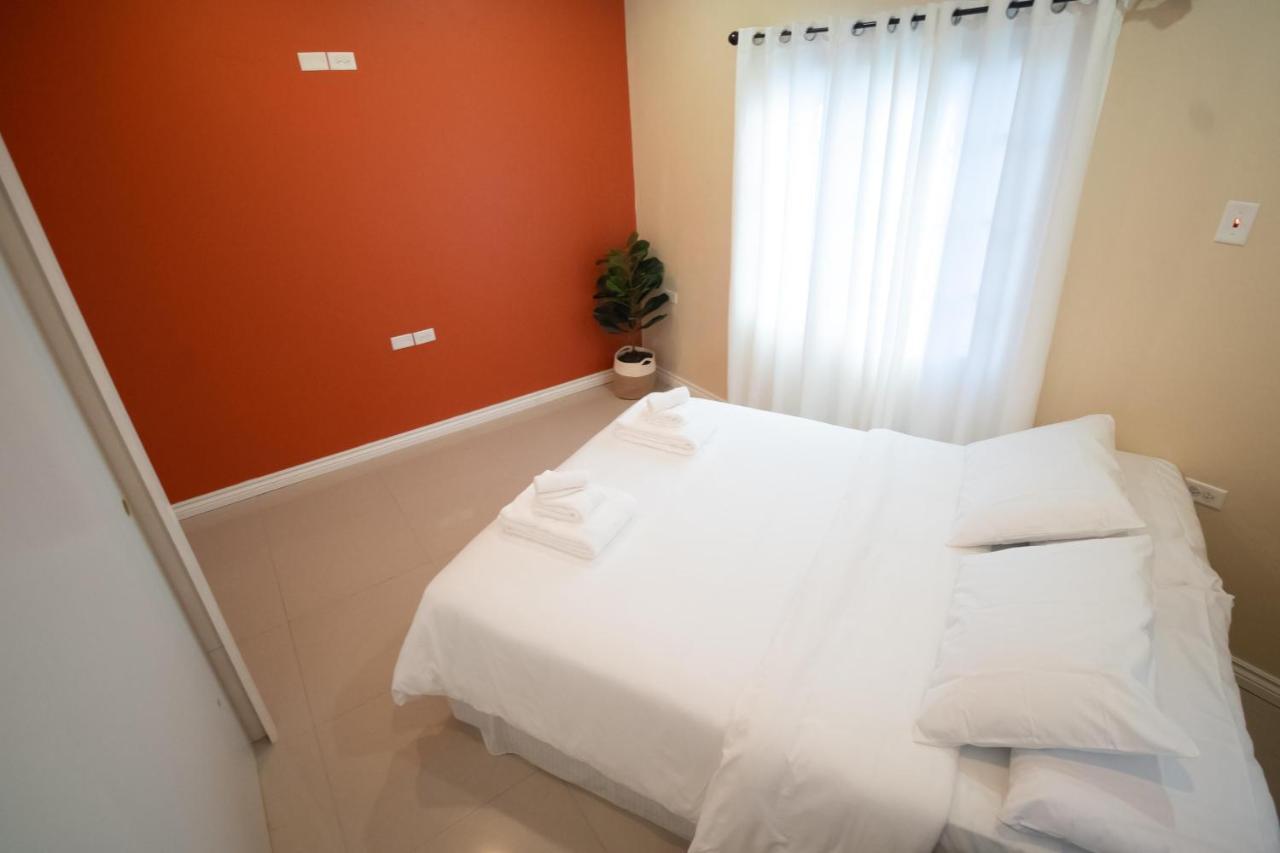 Stacys Place #2 2 Bedroom Apartment ポートオブスペイン エクステリア 写真