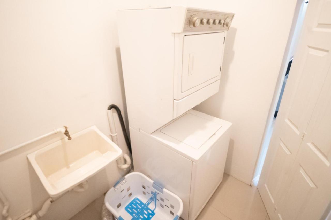 Stacys Place #2 2 Bedroom Apartment ポートオブスペイン エクステリア 写真